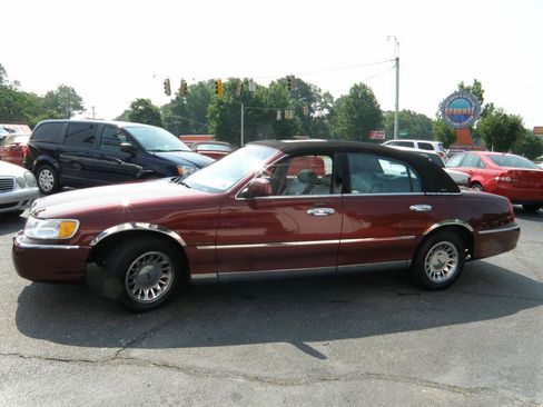 Used 2000 Lincoln Town Car Cartier image 5
