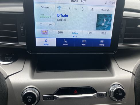 Used 2022 Ford Explorer XLT w/ Equipment Group 202A image 28