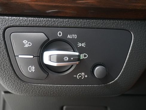 Used 2019 Audi Q5 2.0T Premium Plus image 24