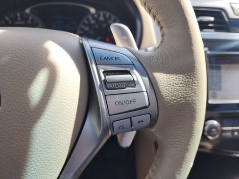 Used 2013 Nissan Altima 3.5 SL w/ Technology Pkg image 32