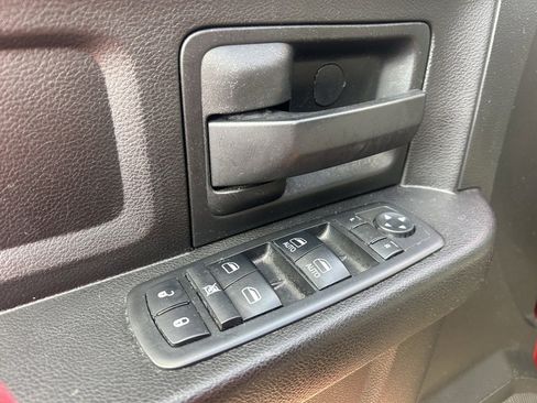 Used 2019 RAM 1500 Express w/ Express Value Package image 10