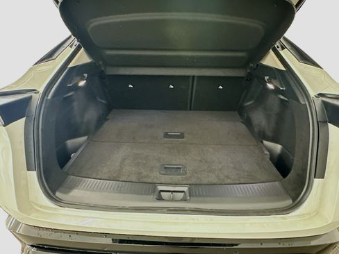 Used 2023 Nissan Ariya AWD image 30