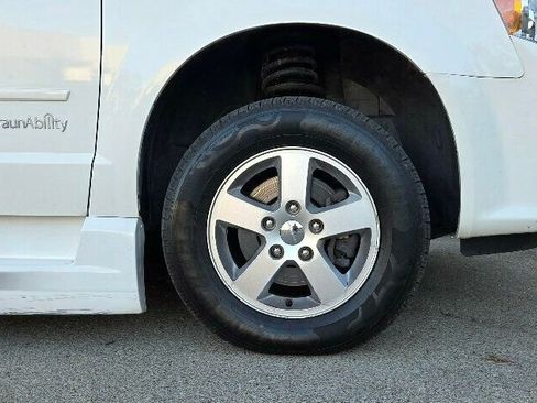 Used 2013 Dodge Grand Caravan SXT image 36