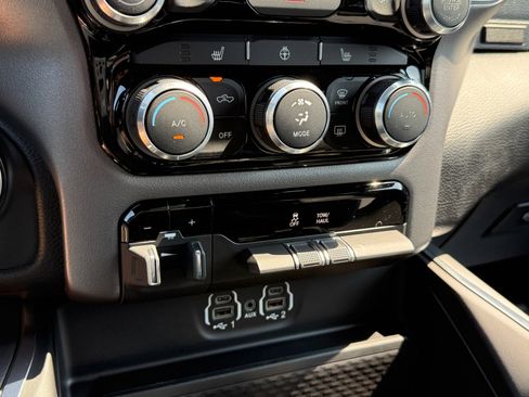 Used 2024 RAM 1500 Big Horn image 32