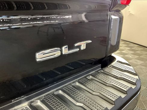 Used 2023 GMC Sierra 1500 SLT image 10