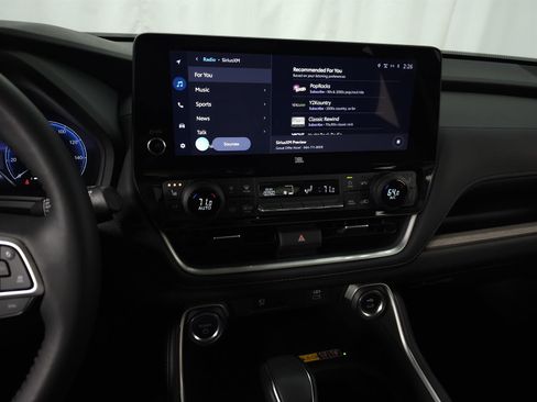 Used 2024 Toyota Grand Highlander Limited image 25