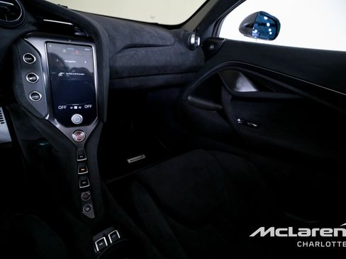 Used 2024 McLaren 750S Spider image 17