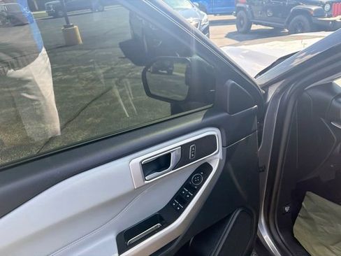 Used 2023 Ford Explorer XLT w/ Equipment Group 202A AWD/4WD image 25