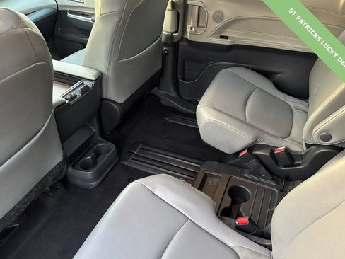 Used 2024 Toyota Sienna XLE image 12