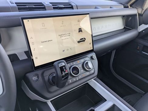 New 2026 Land Rover Defender 110 X-Dynamic SE image 11