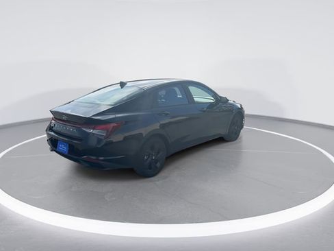 Used 2023 Hyundai Elantra SEL w/ Cargo Package FWD image 7