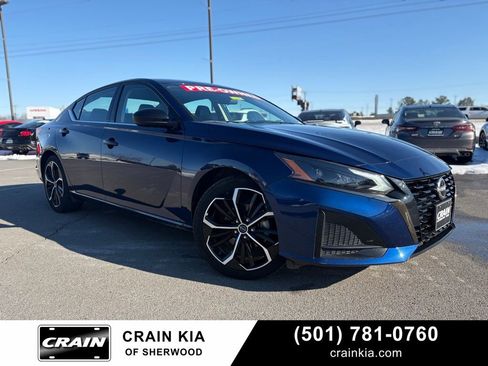 Used 2024 Nissan Altima 2.5 SR image 1