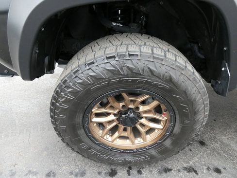 Used 2020 Toyota Tacoma SR image 10