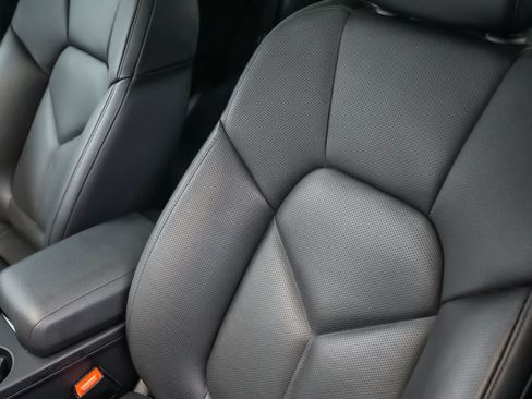 Certified 2023 Porsche Macan S AWD/4WD image 30