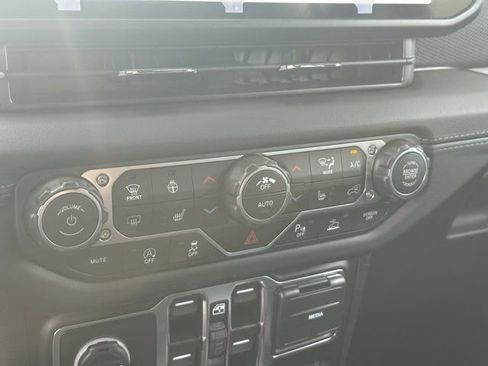 New 2025 Jeep Wrangler Unlimited Rubicon image 25