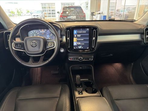 Used 2021 Volvo XC40 T5 Momentum AWD/4WD image 7