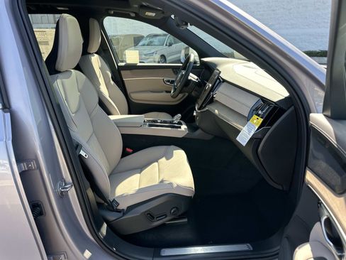 New 2026 Volvo XC90 B6 Plus image 21