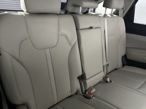 Certified 2025 Kia Sorento S w/ Panoramic Sunroof Package FWD image 19