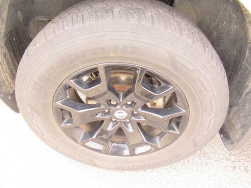 Used 2021 Nissan Frontier SV image 11