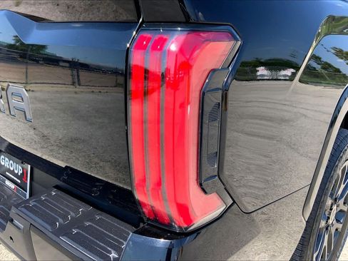 Used 2024 Toyota Tundra Platinum AWD/4WD image 30