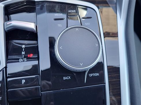 Used 2024 BMW X6 xDrive40i image 28