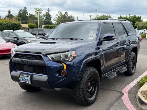 Used 2023 Toyota 4Runner TRD Off-Road Premium w/ Off Road Premium Plus Package AWD/4WD image 4