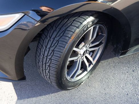 Used 2017 Ford Mustang Premium image 7