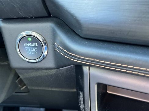 Used 2024 Ford Expedition Platinum image 38