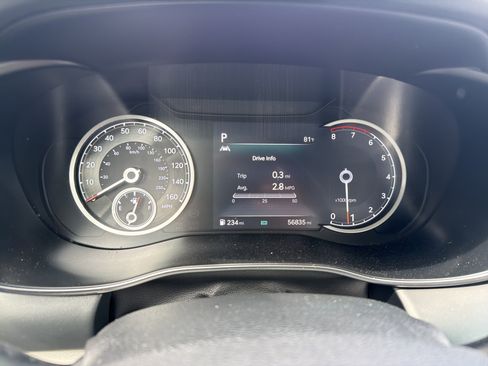 Used 2022 Genesis G70 2.0T AWD/4WD image 21