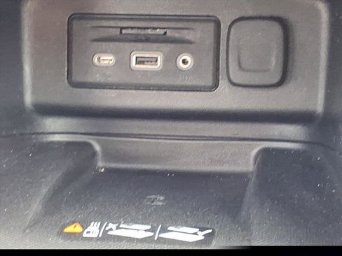 Used 2020 Chevrolet Equinox Premier image 24