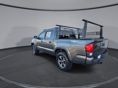 Used 2018 Toyota Tacoma TRD Sport w/ Technology Package AWD/4WD image 11