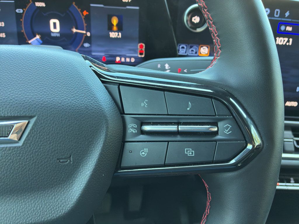 Used 2024 Chevrolet Equinox EV RS FWD image 27