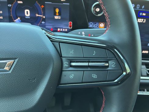 Used 2024 Chevrolet Equinox EV RS FWD image 27
