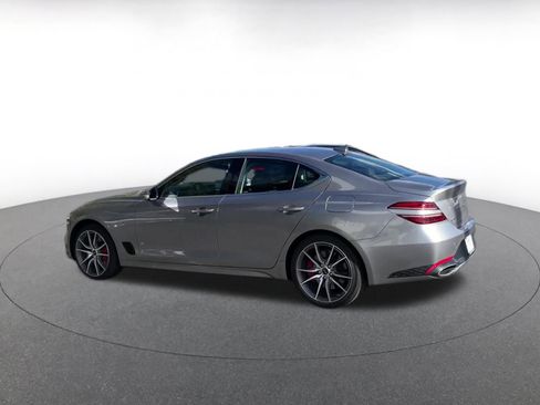 Used 2025 Genesis G70 2.5T image 10