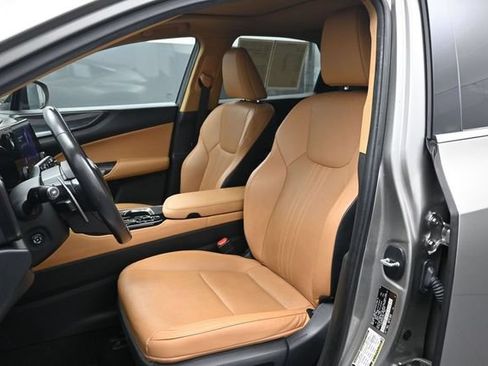 Used 2025 Lexus NX 250 FWD w/ Accessory Package (Z1) image 7