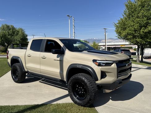 Used 2024 Chevrolet Colorado ZR2 w/ ZR2 Convenience Package III AWD/4WD image 12