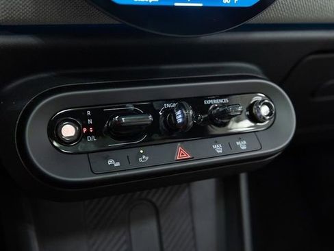 Certified 2025 MINI Cooper S image 19