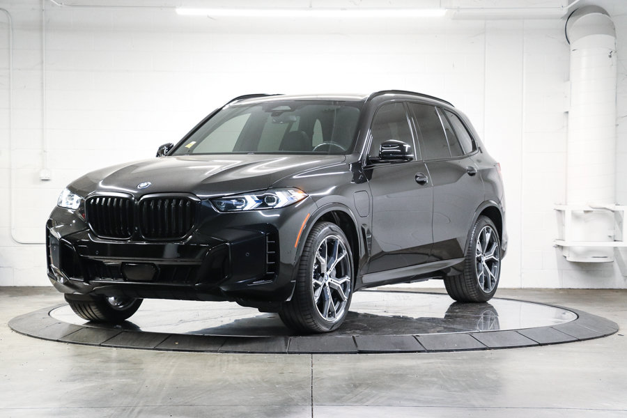 Certified 2024 BMW X5 xDrive50e w/ Executive Package AWD/4WD image 3
