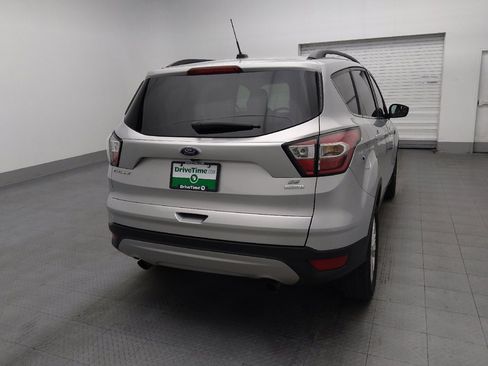 Used 2018 Ford Escape SE FWD image 7