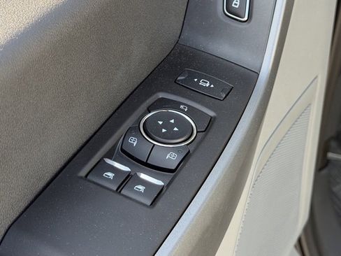 Used 2024 Ford F550 4x4 Crew Cab Super Duty w/ XLT Value Package image 14