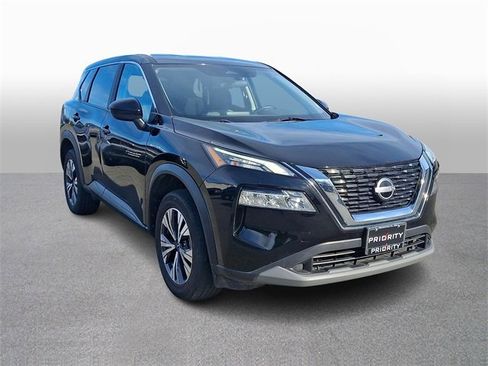 Used 2023 Nissan Rogue SV image 3