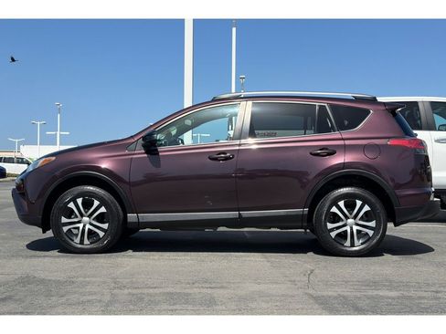 Used 2018 Toyota RAV4 LE w/ All Weather Liner Package FWD image 7