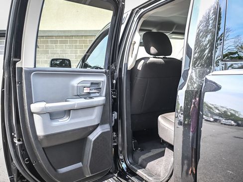 Used 2019 RAM 1500 Warlock AWD/4WD image 13