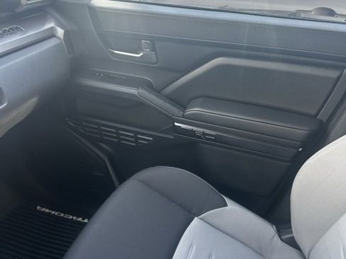 Used 2024 Toyota Tacoma TRD Off-Road image 28