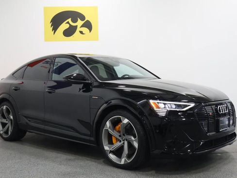 Used 2023 Audi e-tron S Premium Plus w/ Black Optic Package AWD/4WD image 6