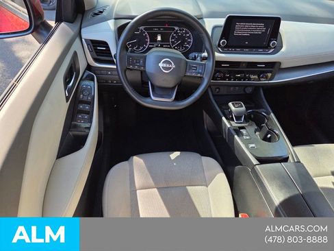 Used 2025 Nissan Rogue SV FWD image 7