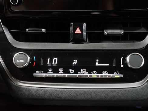 Used 2025 Toyota Corolla LE image 20