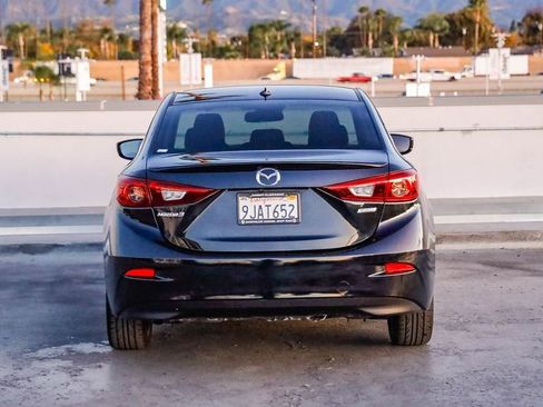 Used 2018 MAZDA MAZDA3 Grand Touring w/ Premium Equipment Package image 8