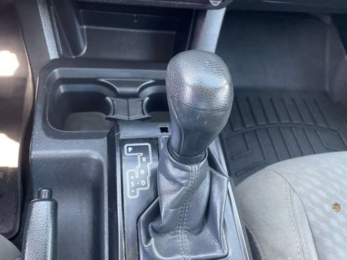 Used 2022 Toyota Tacoma SR AWD/4WD image 15