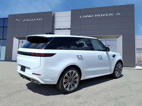 New 2026 Land Rover Range Rover Sport Dynamic SE AWD/4WD image 5